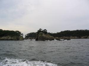 Les les habits par les pin de Matsushima 松島.